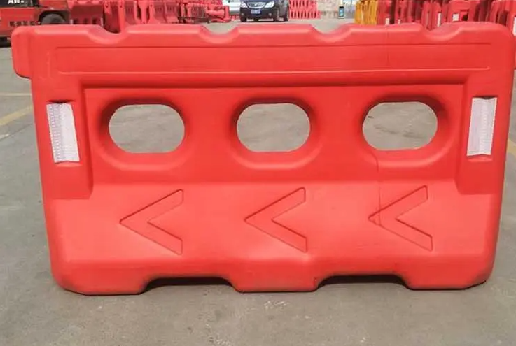 三孔小水马